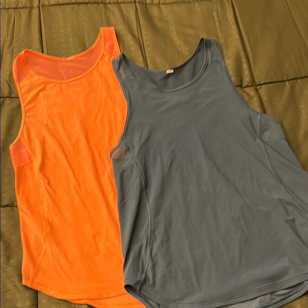 2 lululemon sculpt tanks size 4